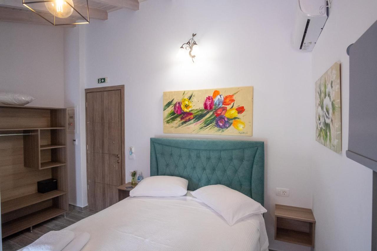 Serenity Luxe Suites Párga Szoba fotó